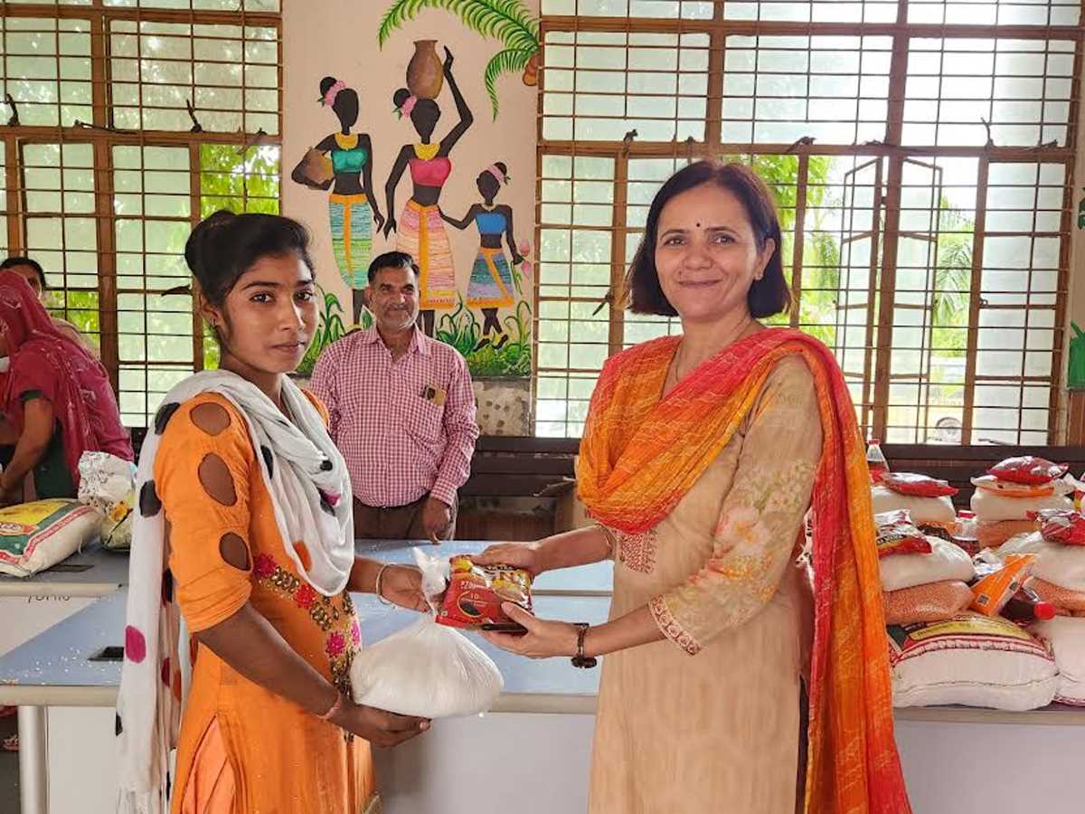 श्रमिक दिवस पर छात्राओं ने लघु नाटिका से किया जागरुक